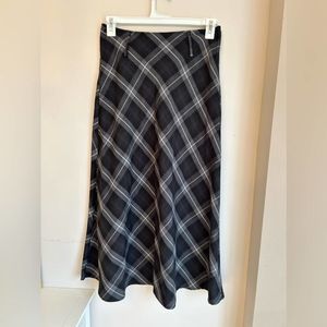 Fashion Bug Gray Plaid Maxi Skirt. Size Small. Used. Good condition.